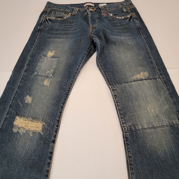 Levi's Limited Edition Distressed Patched Embroidered Boot Cut Jean  Size 9 (34) - Picture 16 of 17